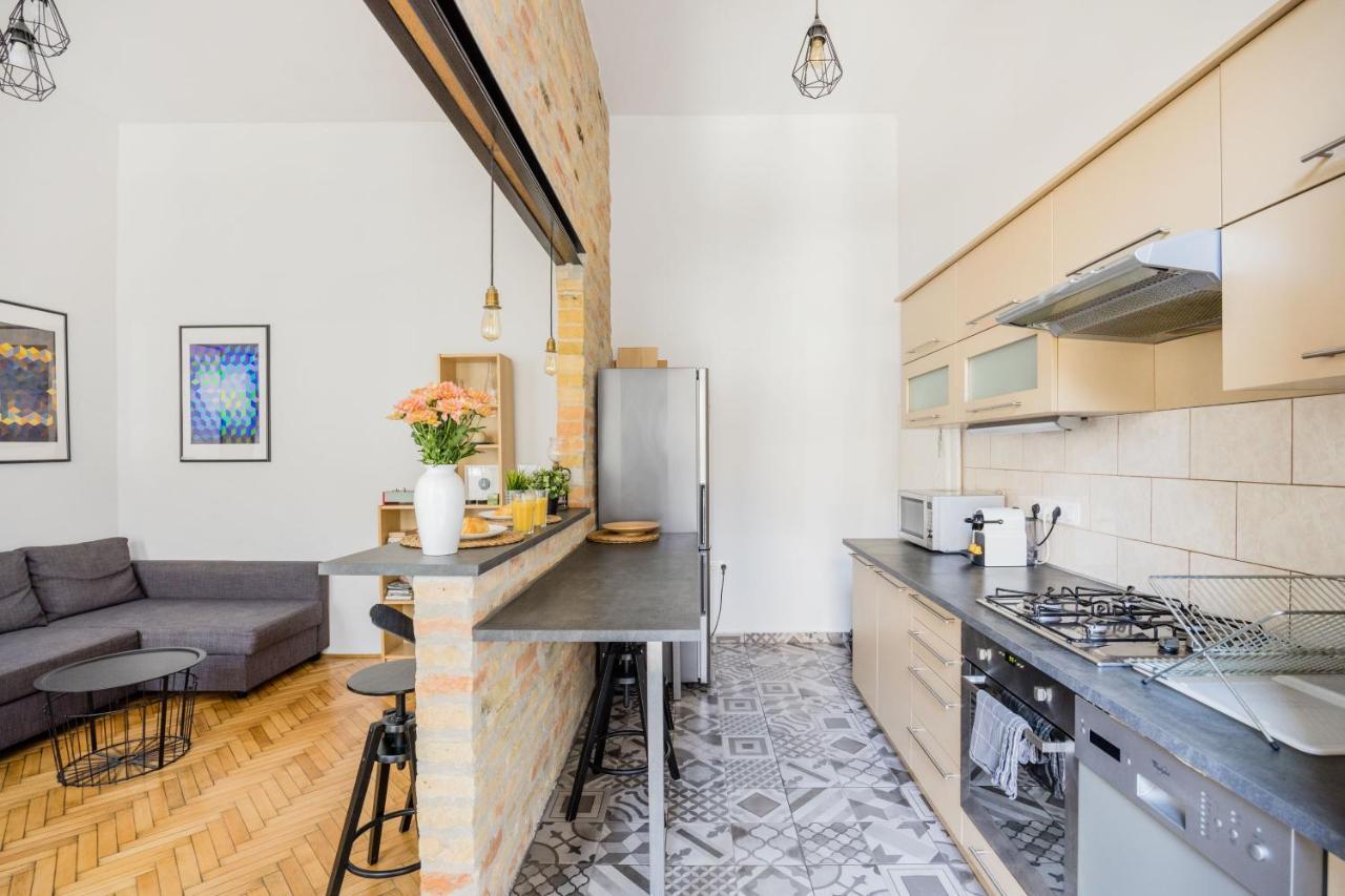 Апартаменти Live Like A Local At The Rustic Hockey Hut Будапешт Екстер'єр фото